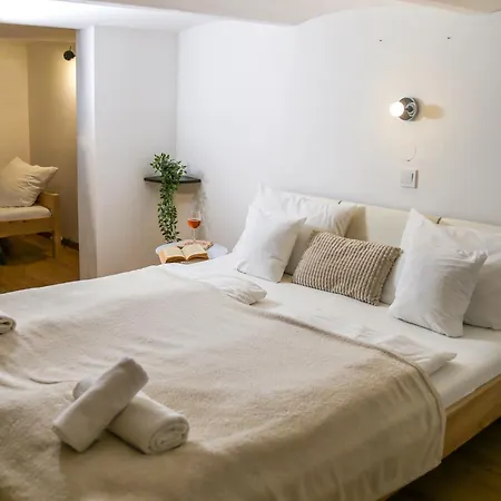 Stylish Loft Flat In The Heart Of *