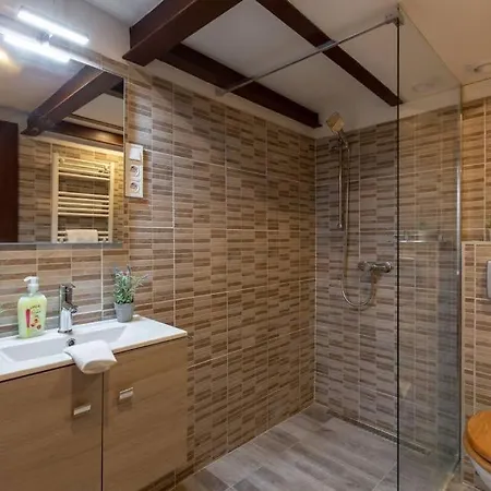 Stylish Loft Flat In The Heart Of Budapest, For 5 People, 2 Rooms, Free Coffee, Free Ac, 公寓