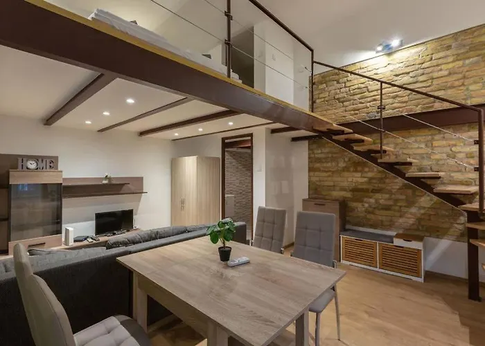 Apartament Stylish Loft Flat In The Heart Of Budapest, For 5 People, 2 Rooms, Free Coffee, Free Ac, Budapeszt